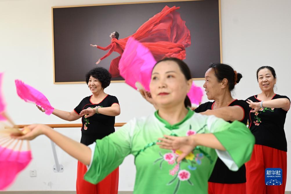 巴黎人独家